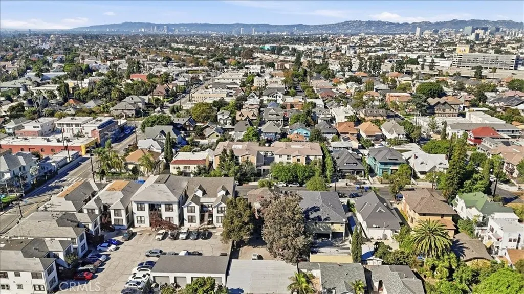 2104 Park Grove, Los Angeles, California 90007 home-pic-4